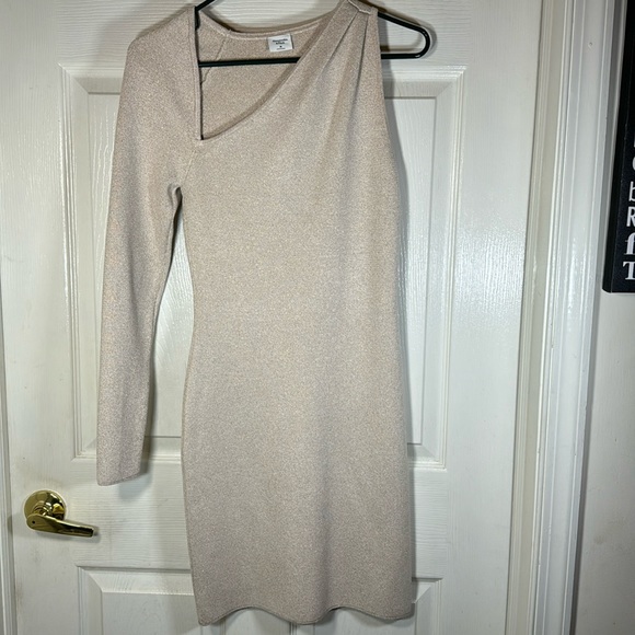 Abercrombie and Fitch Long Sleeve One-Shoulder  Sweater Mini Dress Size Medium - Picture 2 of 6